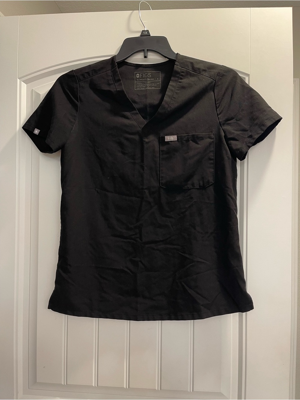 Figs Womens Black Technical Collection Catarina One-Pocket Medical Scrub Top S